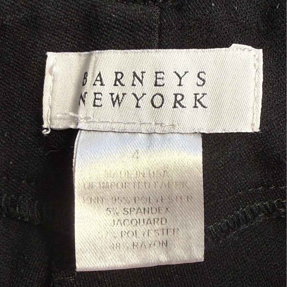 Barneys New York Womens Size 4 Black Jacquard Geometric‎ Tribal Knit Shorts USA - Picture 3 of 6